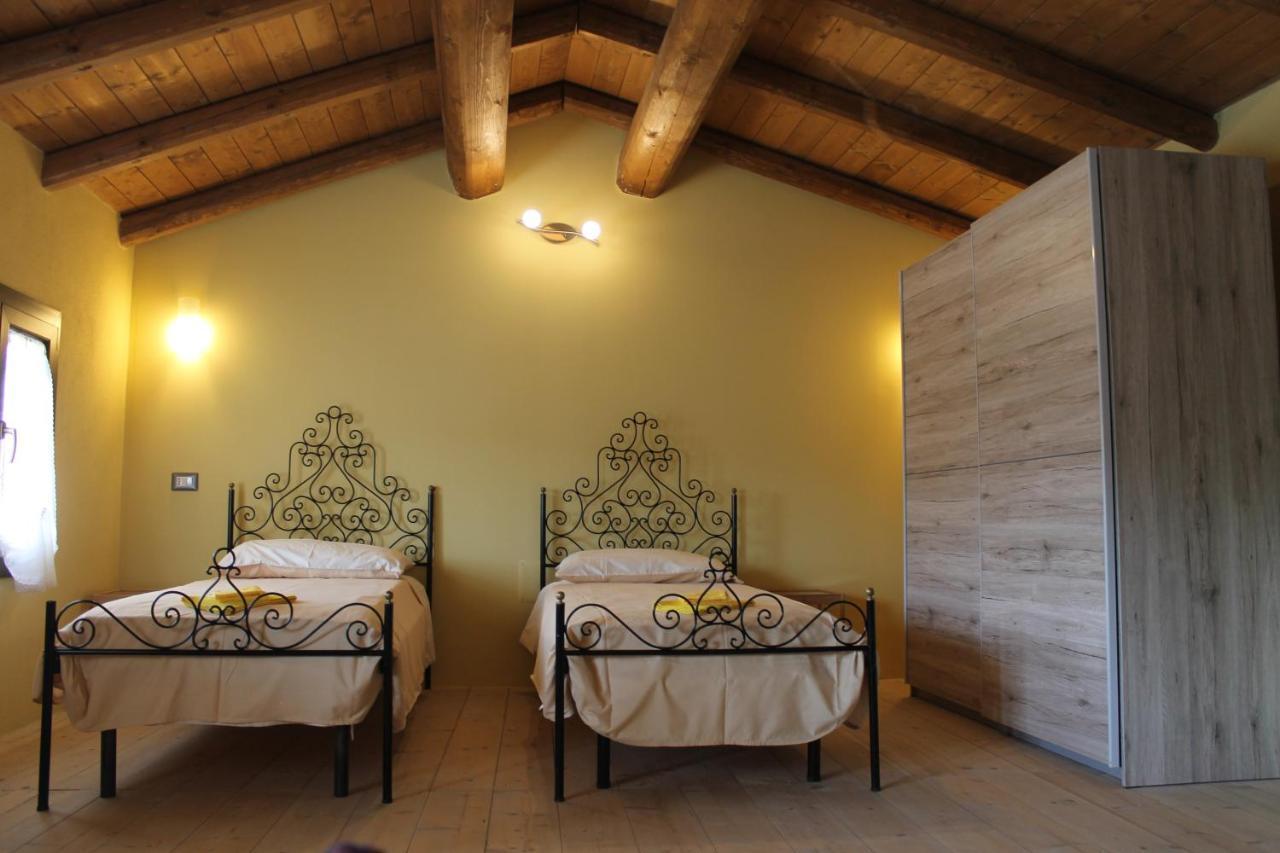 Sa Domu Beccia B&B Uras Exterior photo